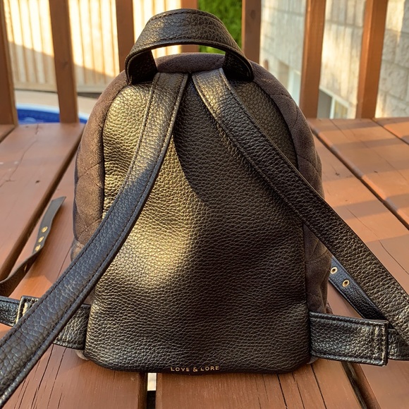 Medium sized back pack - Picture 2 of 4